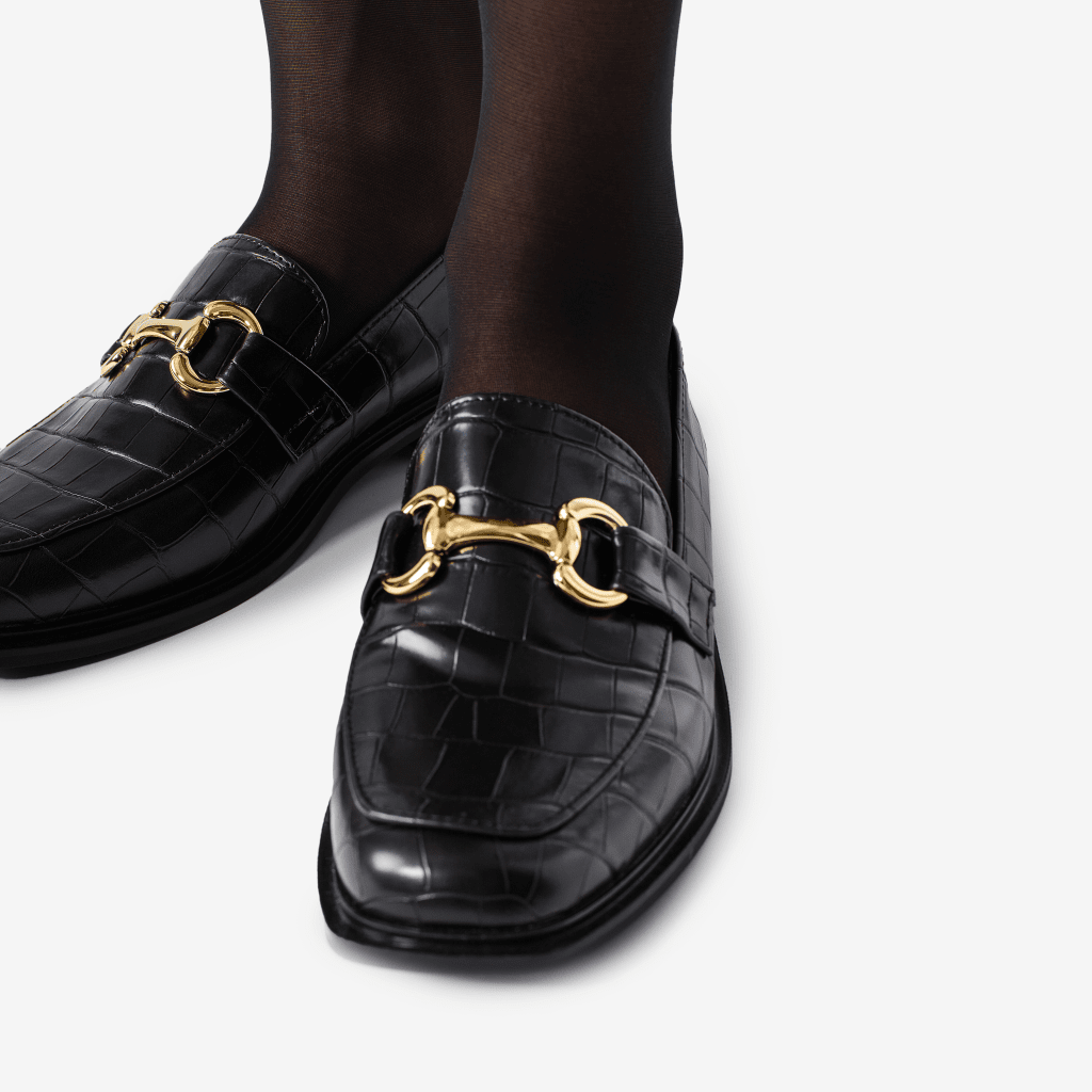 660706a0a9107bb47ce5a878 shoes