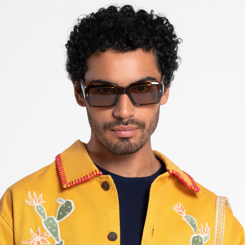 6606f7dac4deafff1bdf020c accesorise